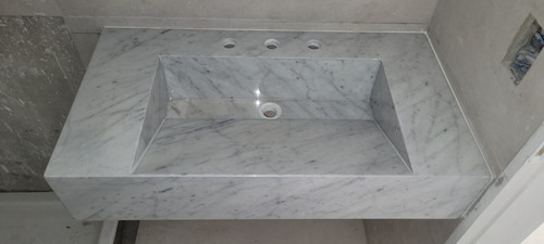 Mesada Mármol Blanco 2cm Carrara 2x2cm.