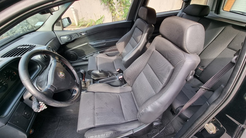 Imagen 7 de 25 de Alfa Romeo 145 2.0 Quadrifoglio Negro