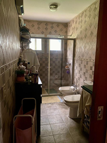 Casa En Venta - 4 Dormitorios 4 Baños - 3.000mts2 - La Plata
