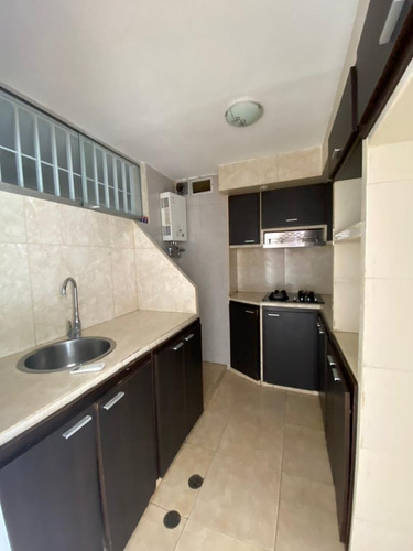 Imagen 2 de 8 de Apartamento En Alquiler En Macuto De 60m2