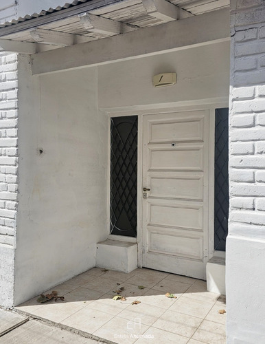 Vendo Casa En Pasaje Céntrico, San Rafael