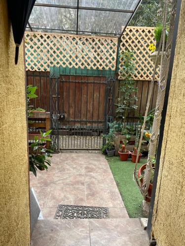 Venta De Casa En Barrio Villa Olímpica En Ñuñoa