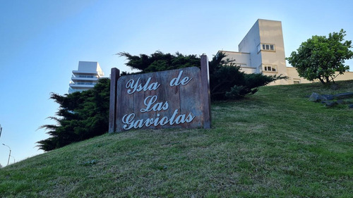Imagen 2 de 30 de Vende Apartamento 3 Dormitorios, 2 Baños Y Garaje X 2 - Frente A La Rambla