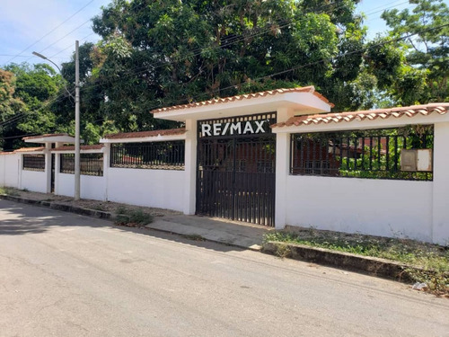 Re/max 2mil Vende Casa En El Valle Del Espíritu Santo, Mun. García, Isla De Margarita, Edo. Nueva Esparta