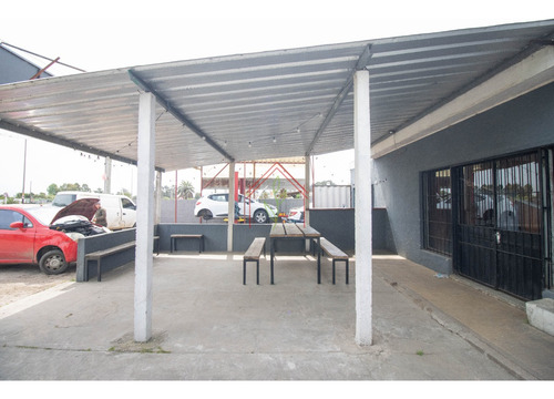 Local Comercial En Ph, Con Horno A Leña, Amplio Frente. Con Renta.