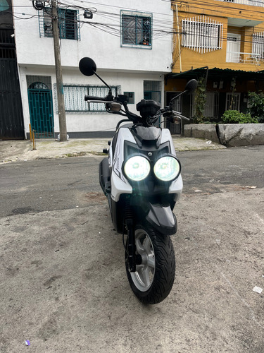 Bwis X 125 Modelo 2016 Blanca