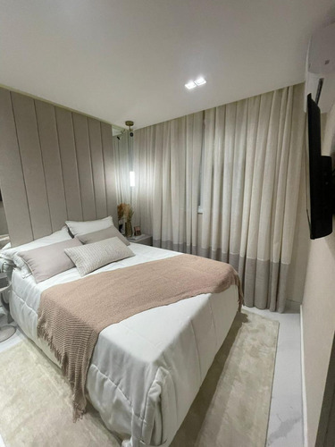 Casa Ampla E Com Bastante Espaço