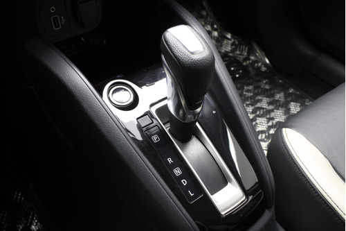 Nissan Versa 1.6 Exclusive Navi At