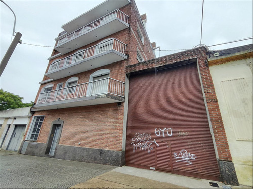 Atencion Inversor! Edificio Con 6 Aptos + Galpon De 700m2!