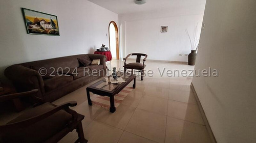 Se Vende Apartamento En Prebo Valencia, Excelente Ubicación Detras Del C.c. Shopping Center, Facial Acceso A Las Vias Principales Y Autopista. Denisse Palacios