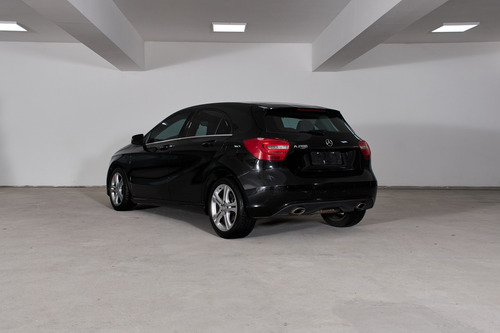 Imagen 3 de 15 de Mercedes Benz 2014 A 200 Blueefficiency Urban L/13