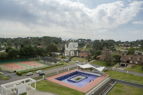 Departamento De 2 Dormitorios En Venta, Punta Del Este - Greenlife - Ref : Pbi14290