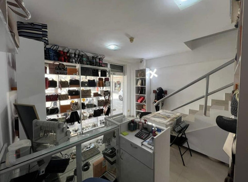 Local En Venta Cc Manantial, Naguanagua. Minerva K
