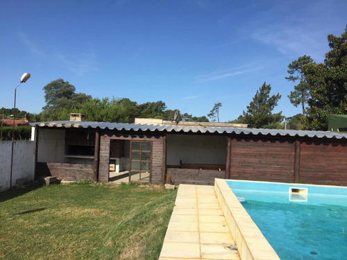 Imagen 2 de 18 de Casa Con Piscina En Parque Del Plata