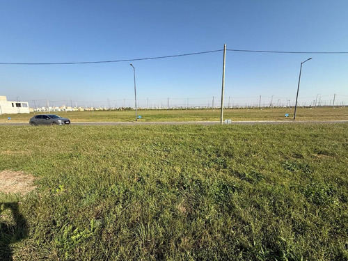 Venta Lote 300 Metros Campos De Manantiales