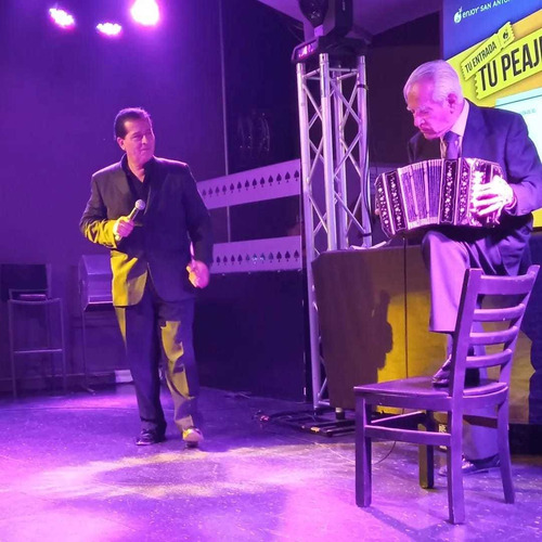 Imagen 4 de 12 de Cantante Profesional Tango Argentino. Eventos Y Domicilio