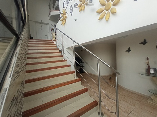 Imagen 2 de 16 de Av. Intercomunal Guarenas Guatire - Urb. Frutas Condominio