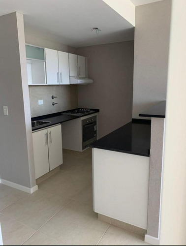 Departamento En Venta Ubicado En Villa Los Remeros, Rincón De Milberg, Tigre