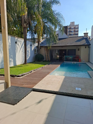 Venta Casa -pileta-5 Amb-pileta-cochera-quincho.