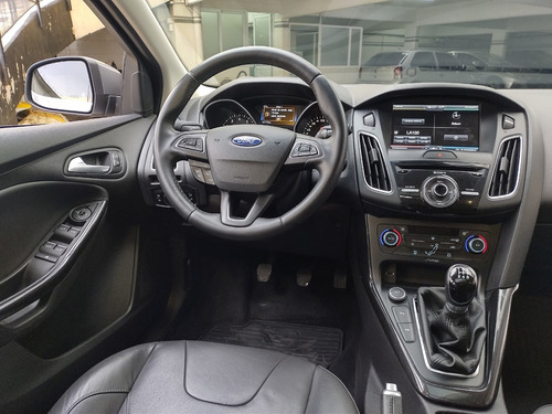 Ford Focus Titanium 2016 Caja Manual Pocos Km Permuto Pd