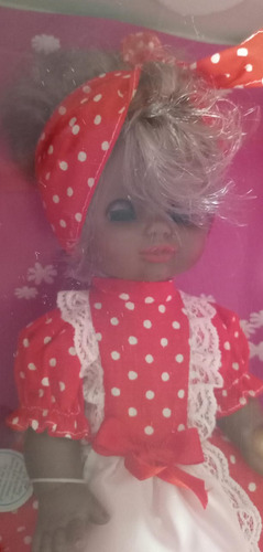 Muñecas Y Bebés Yoly Bell Muñeca. Ropa Colonial. (Usado)