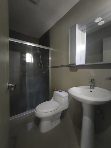 Imagen 16 de 16 de Leal Pérez Vende Apartamento Chimeneas, Vista Al Parque
