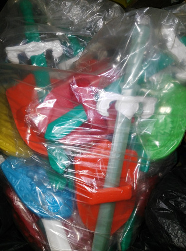 Gcg Lote 25 Espadas 25 Escudos Plastico Inflado Sin Pintura