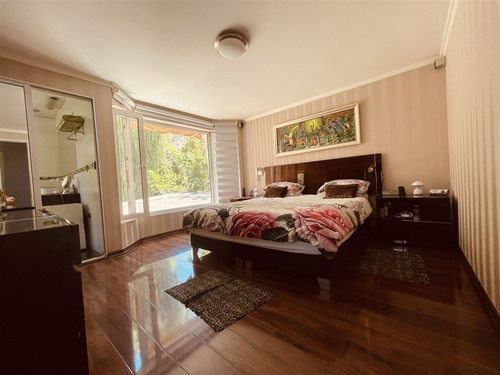 Casa En Arriendo De 5 Dorm. En Lo Barnechea
