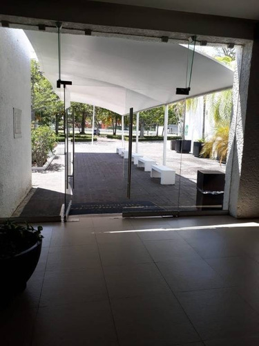 Imagen 1 de 7 de Local Comercial En Renta