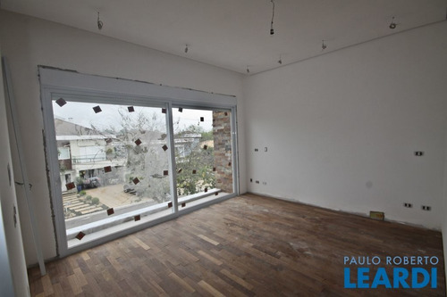 Casa Em Condomínio - Alphaville - Sp - 560031