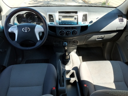Toyota Hilux - Dx - Mot. 2.5 - 4x2 - Mod. 2012