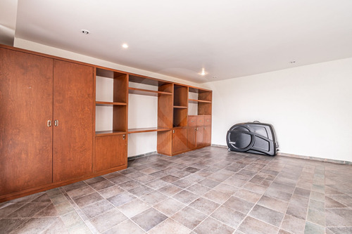 Casa En Venta En Paseo De Las Lomas