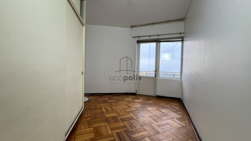 Encantadora Casa Con Diseño Clásico Y Vista Al Mar En Viña