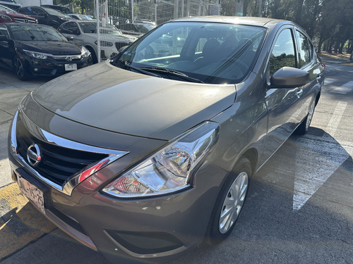Nissan Versa 1.6 Advance At
