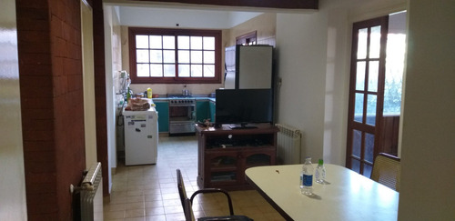 Imagen 15 de 30 de Chalet 4 Ambientes Con Depcia. De Serv.
