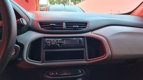 Imagem 8 de 10 de Chevrolet Onix Joy 1.0 Flex Mec