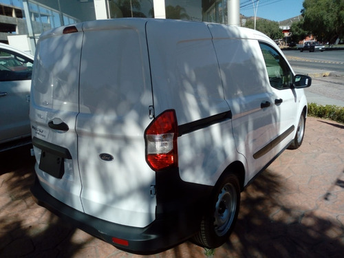 Imagen 5 de 12 de Ford Transit Courier 2021