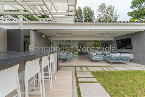 Se Ofrece En Venta Espectacular Y Hermosa Casa Quinta Ubicada En Los Geranios En El Hatillo