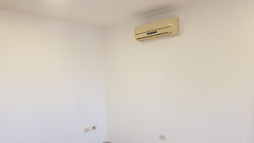 Particular Dueño Directo Alquilo Departamento De Un Dormitorio Con Amplio Placar , Muy Luminoso Y Ventilado