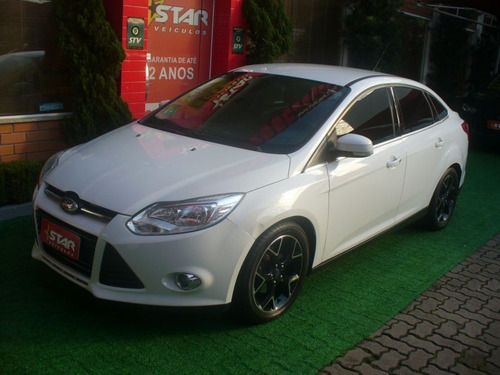 Ford Focus Sedan 2.0 Titanium Aut. Flex 2015