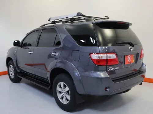 Toyota Fortuner 2.7 At 7psj 4x2