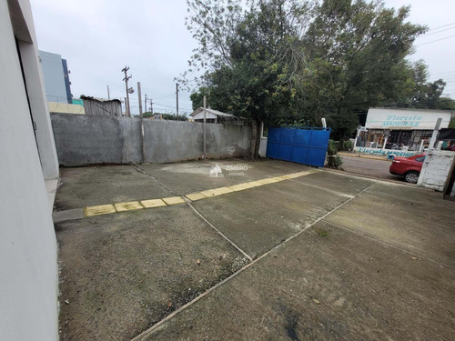 Imagem 15 de 17 de Pavilhão Pra Alugar Com Muros 02 Banheiros E Área Externa Em Santa Maria - 8743