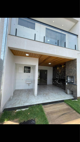 Casa De 3 Quartos Com Piscina, Residencial Porto Seguro