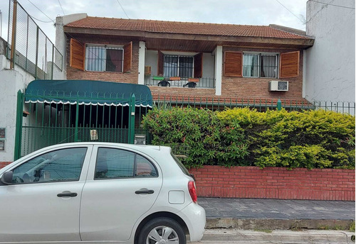 Casa Chalet  En Venta Ideal Para Dos Familias, En San Fernando