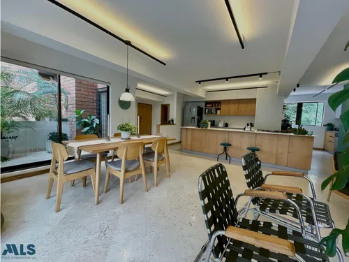 Apto Remodelado Con Mucho Diseño En Las Lomas, El...(mls#255345)