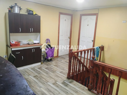 Casa En Venta De 6 Dorm. En Lo Espejo