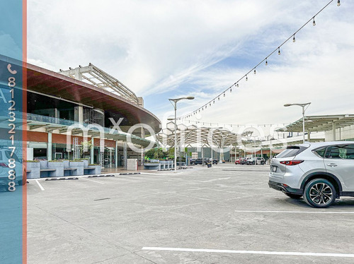 Renta De Local Comerciales De 303.78 M2 Al Poniente De San Pedro