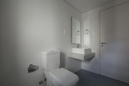 Dúplex 2d Con Patio Y También Barbacoa Abierta Con Parrillero De Uso Exclusivo!