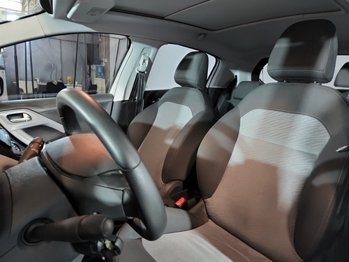 Imagen 8 de 10 de Peugeot 208 1.6 5p Allure