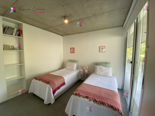 Apartamento En Alquiler - Punta Del Este- Ref: 9806